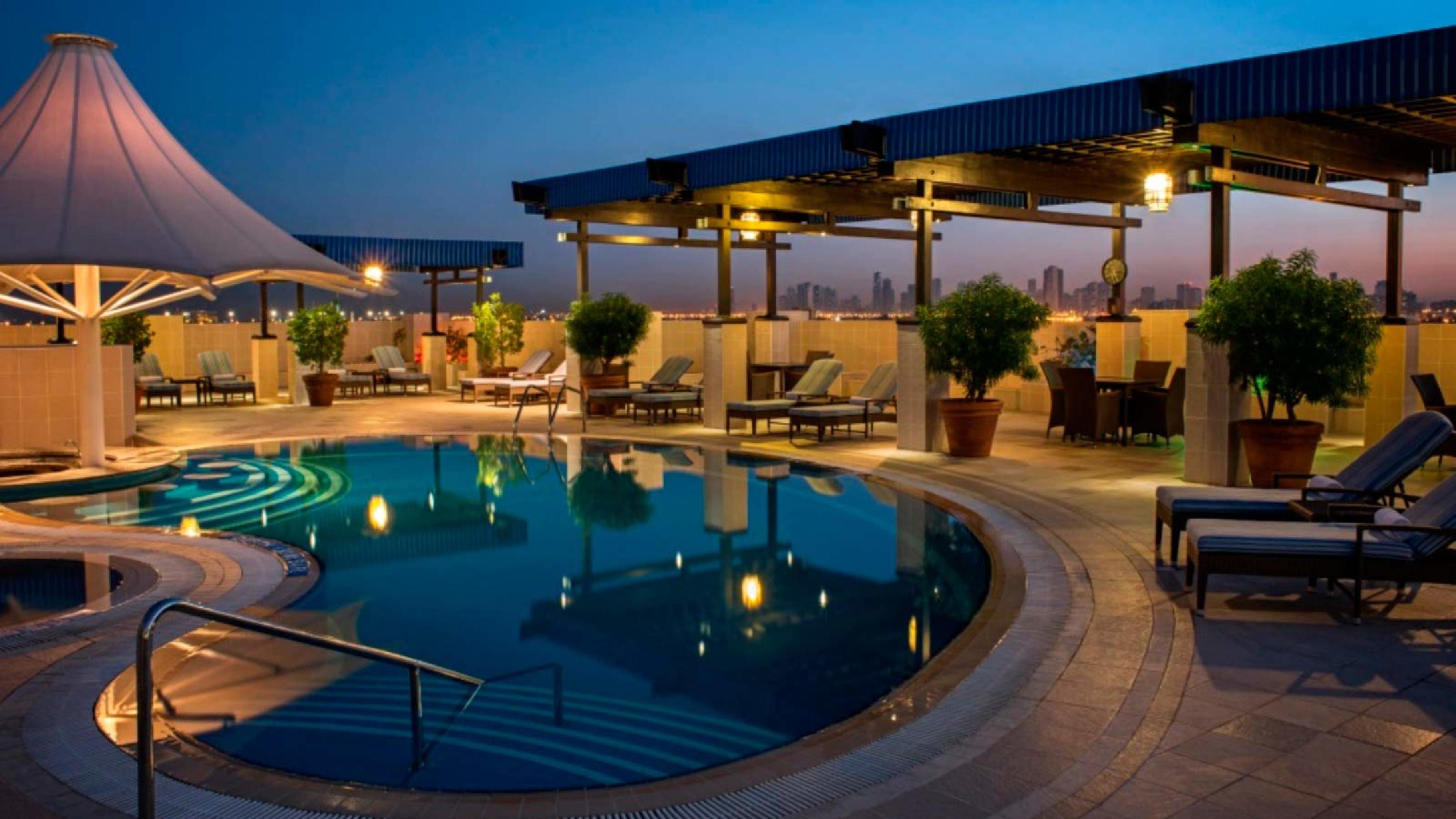 Grand Excelsior Hotel Deira Dubai Bagian luar foto